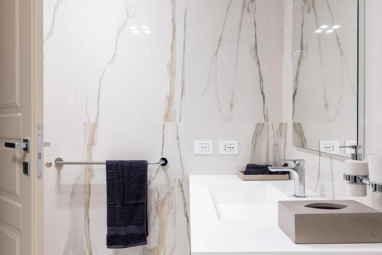 Apartment Palazzo Visconti - By Myhomeincomo Italy
