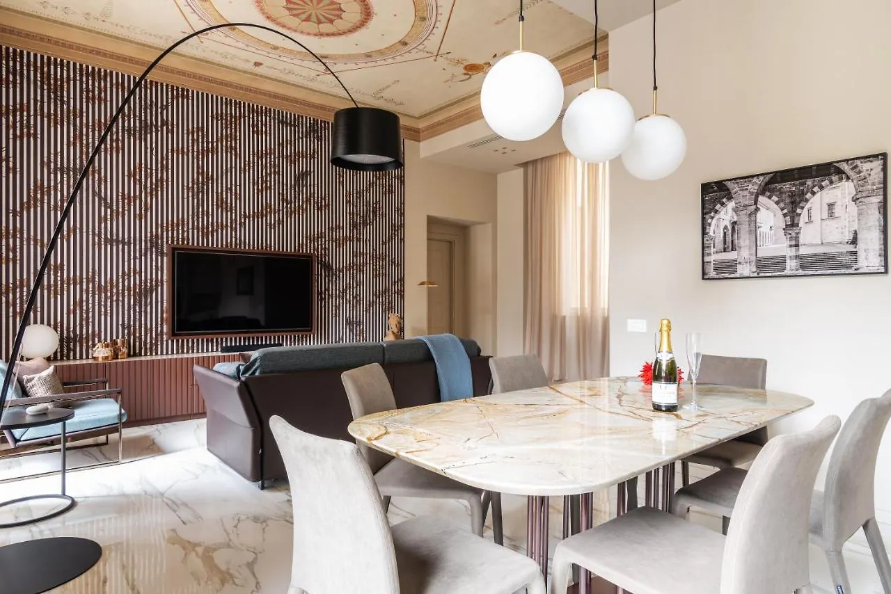 Palazzo Visconti - By Myhomeincomo location