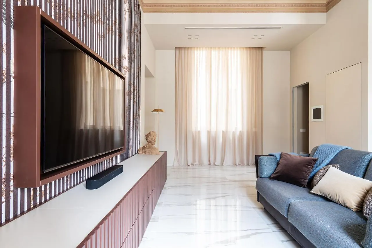 Palazzo Visconti - By Myhomeincomo Apartment Como
